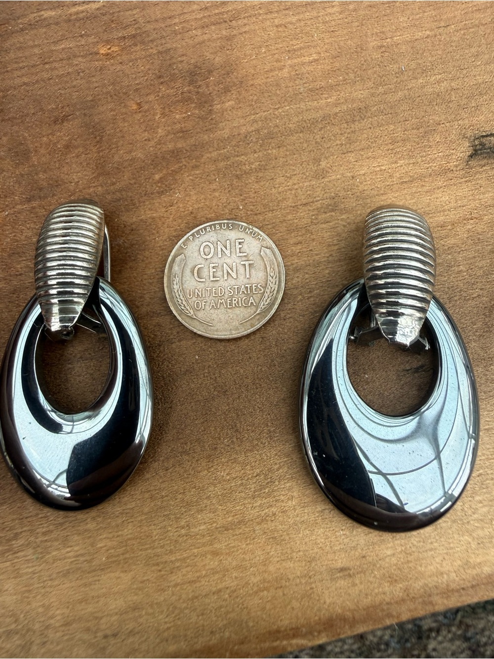 Vintage Door knocker Hematite and  Silver-Tone Oval Drop Clip Earrings - Picture 6 of 6